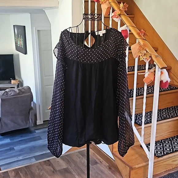 👚LOFT BLACK AND PRINT TOP👚 - Picture 1 of 9